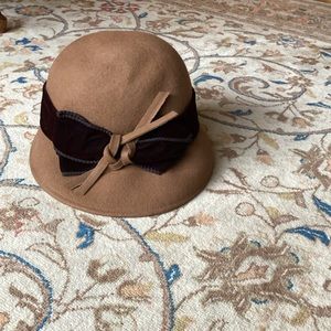 Galliano Sorbatti 100% wool bucket hat. Size M. Made in Italy.